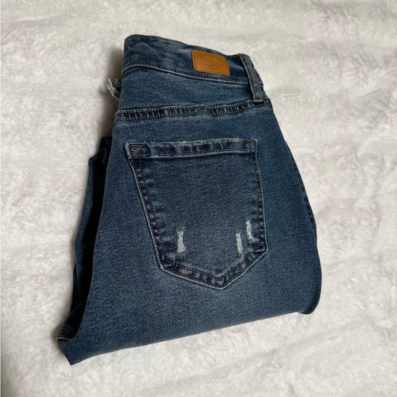 Woman’s Sofia Vergara Adora Curvy Girlfriend Crop Ankle Jeans Size 4 - Picture 4 of 14